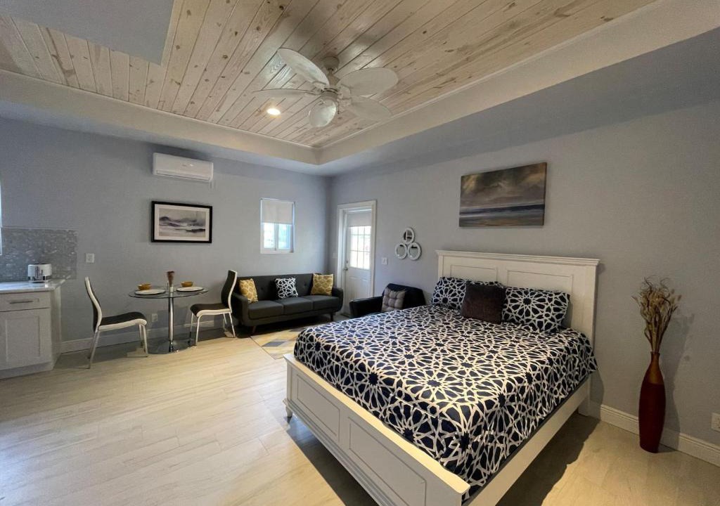 Royal Bahamian Estates Apartment | Nicoles Nest Brand New Exquisite Studio Hideaway