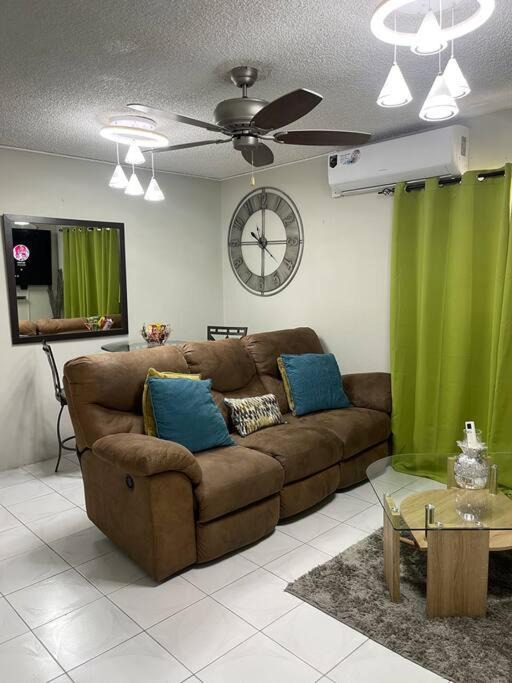 Camperdown Apartment | Oakland’s city view