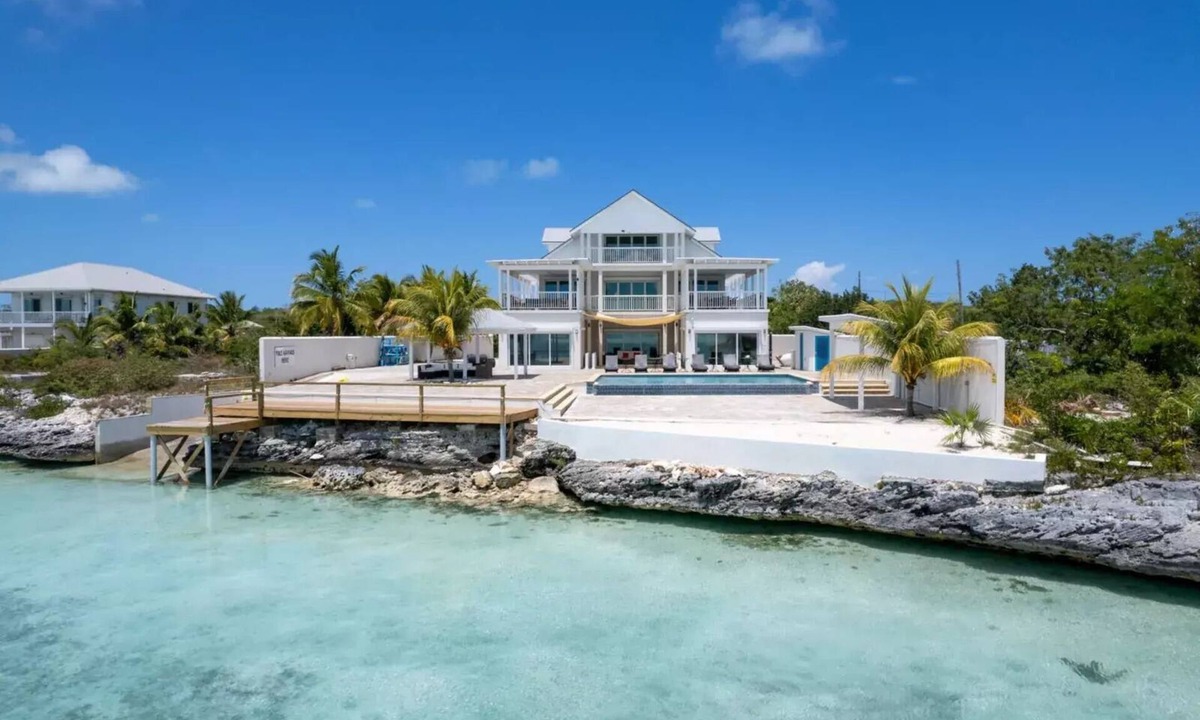 George Town House | Oceanfront mansion, heated infinity pool. 6 double rooms, 11 beds can sleep 18