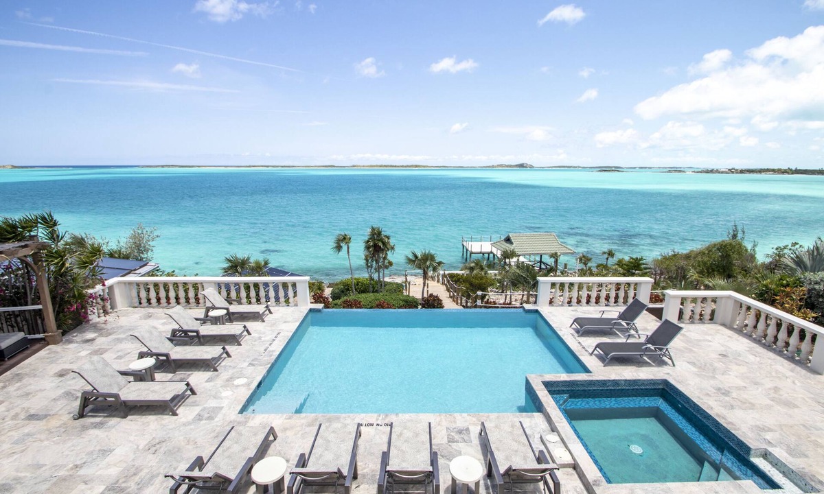 George Town Villa | Oceanfront Villa with Commanding Views of Elizabeth Harbour