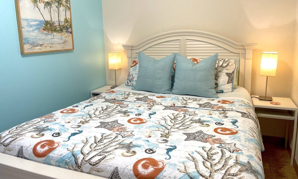 Deadmans Cay Apartment | One Bedroom with a Private beach