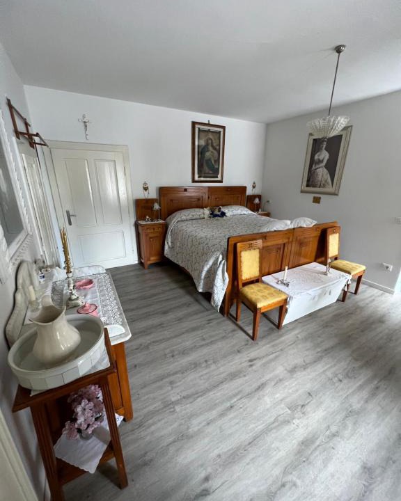 Santo Stefano di Cadore House | Palazzo Cervesato: Camera Regina Margherita
