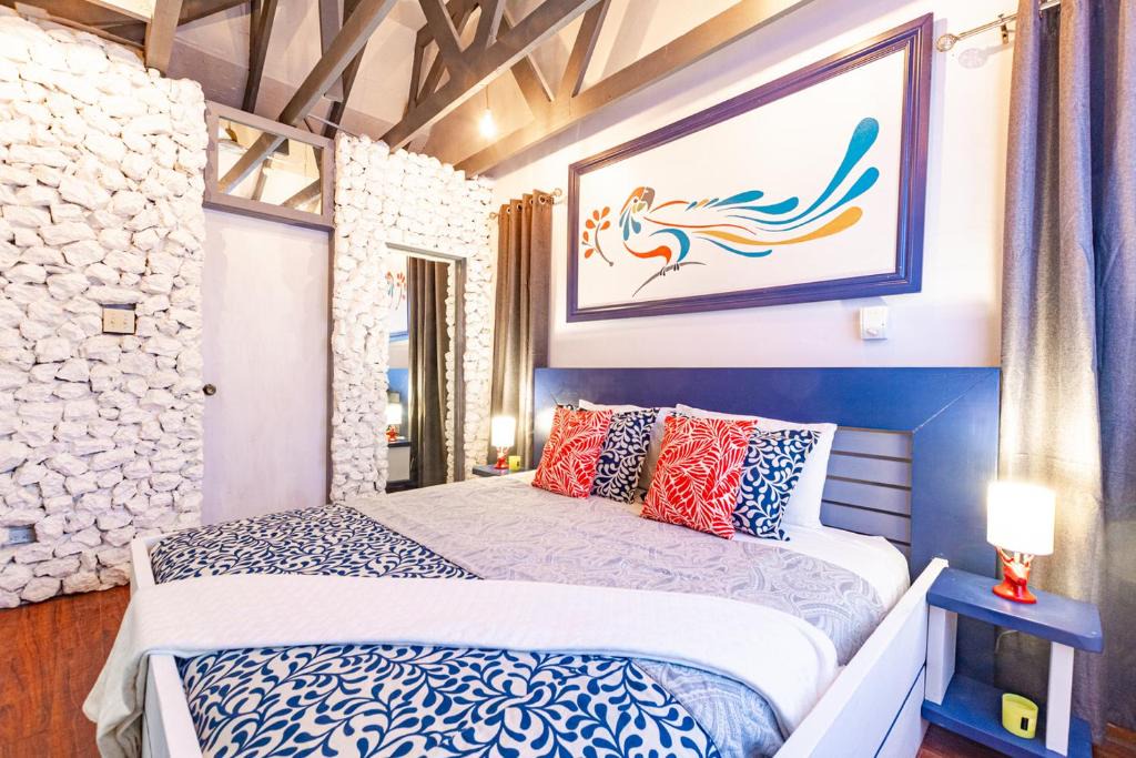 Gambier Apartment | Parrot Cottage at Viking Hill - Love Beach