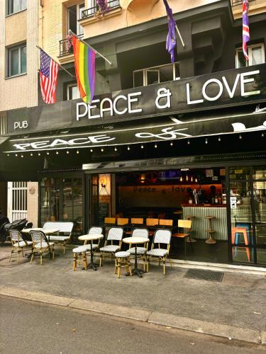 Hopital Saint-Louis Hostel | Peace & Love Hostel