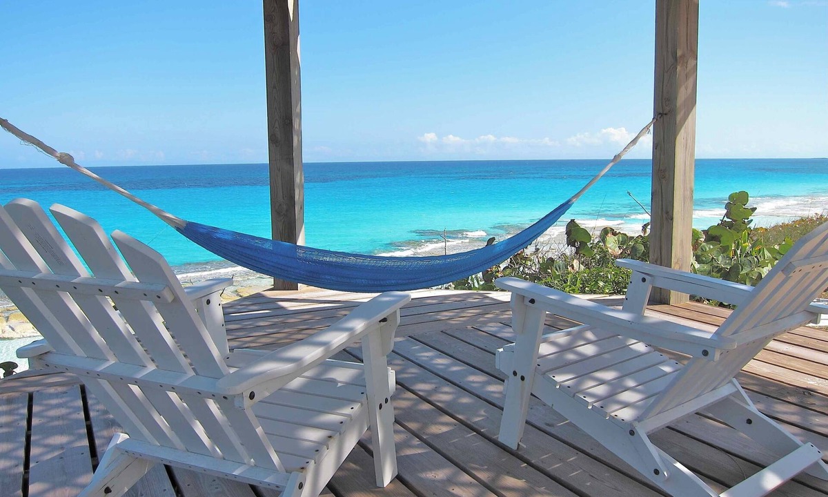 Stocking Island House | Peaceful Waterside Eco-Friendly Guest House on Stocking Island