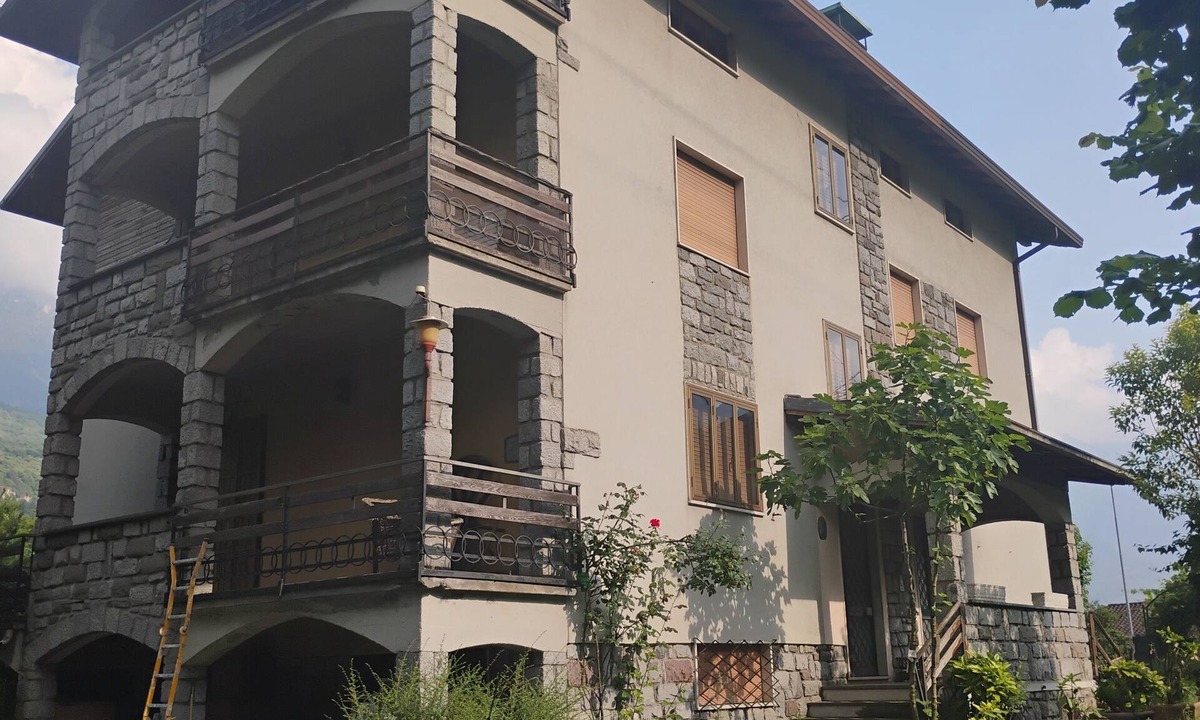Capo di Ponte House | Pine forest house