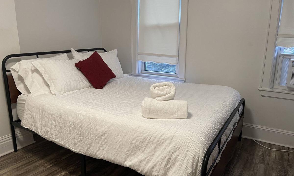 Ocean Hill Apartment | Private 3 Bedroom in the heart of Brooklyn