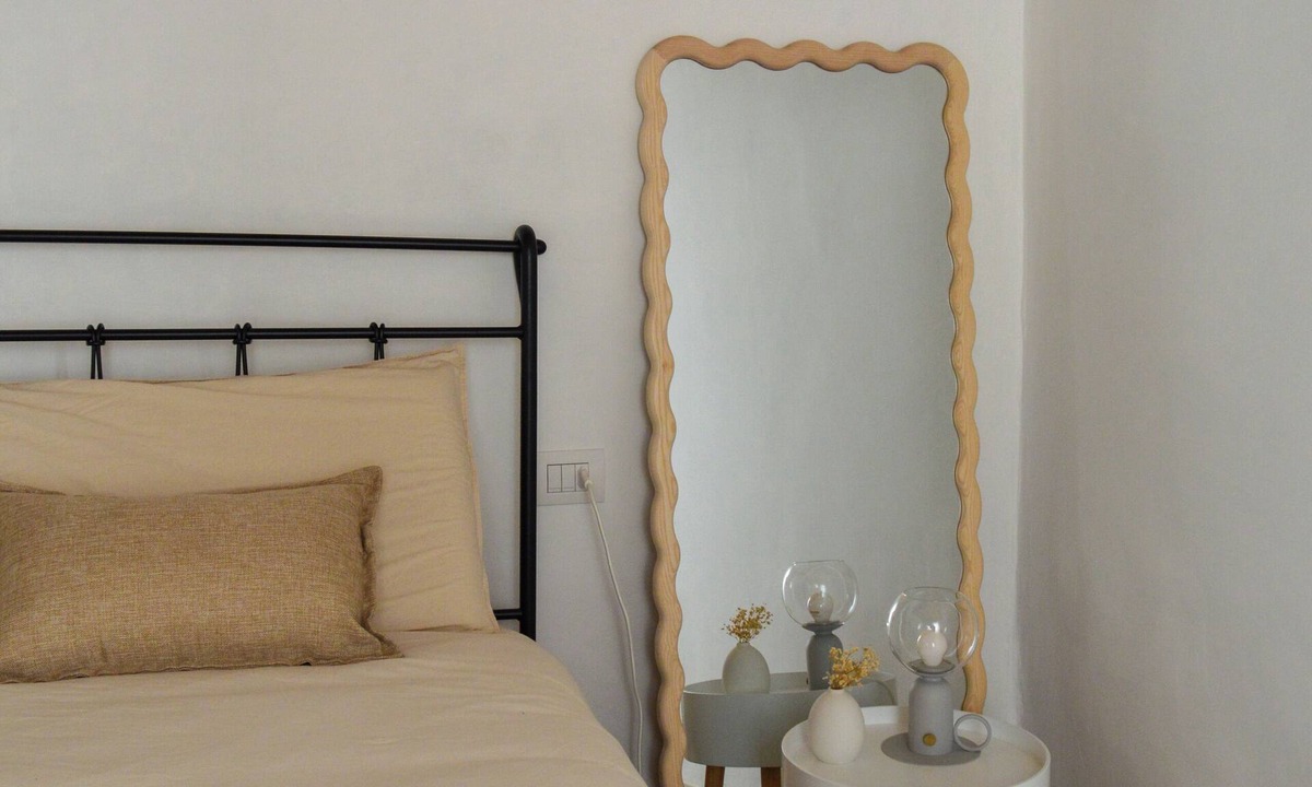 Cison di Valmarino House | Prosecco Escape: Elegant Room in Cison