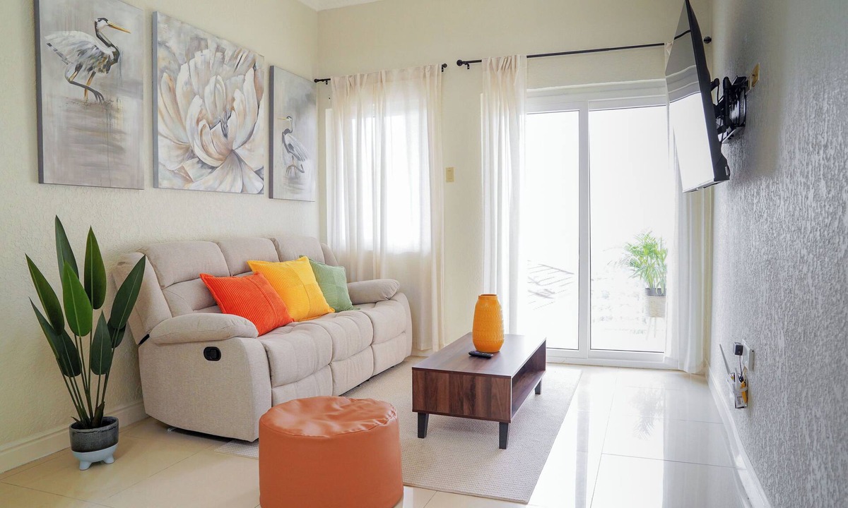 Jack's Hill Apartment | Quiet 2-bedroom apartment with WiFi and patio fitness area in vibrant Kingston
