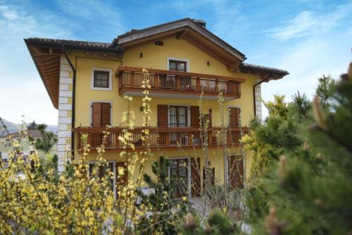 Rovereto Apartment | RAINBOW