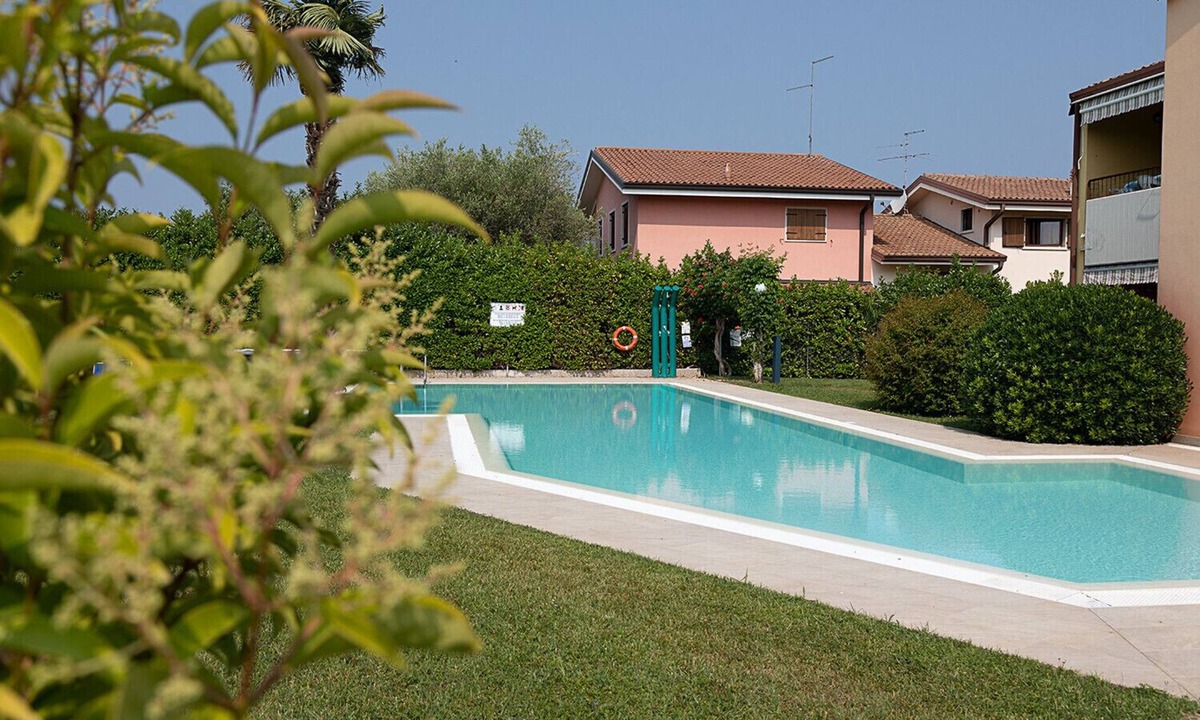 Montioni Apartment | Regarda - holiday apartment "Blitz 2" in Lazise with pool and airco