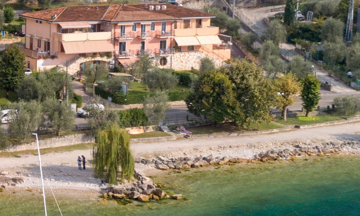 Brenzone sul Garda House | Residence Villa Marghrita Studio Side Ground Floor