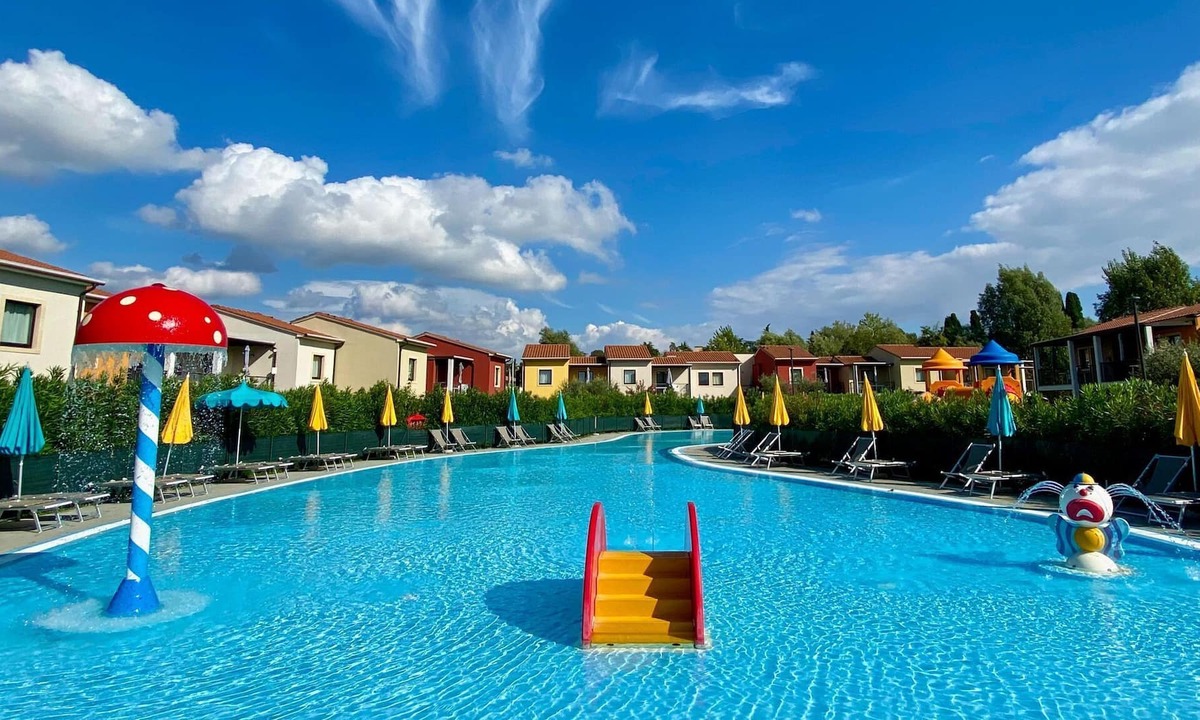 Holiday Resort Belvedere Castelnuovo Del Garda Südlicher Gardasee Persons | Cavalcaselle