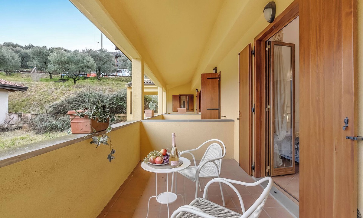 Sensole Apartment | Residence La Perla - Apt 42, Monte Isola, Italy