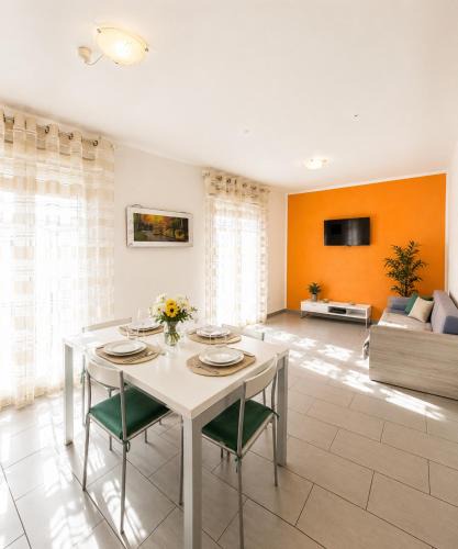 Old Town Apartment | Residence Stefania Dependance Trilocale - AGENZIA COCAL