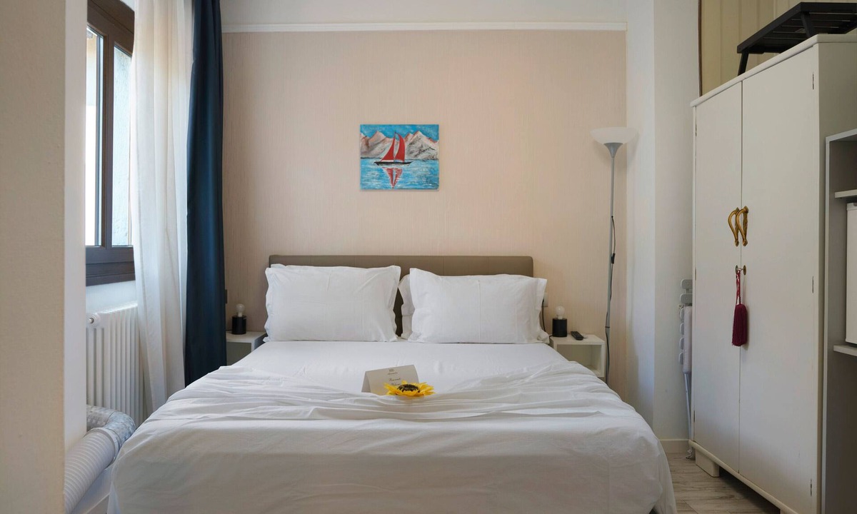 Villa Lagarina Apartment | Room 'Alessandro A Beatrice' with Wi-Fi