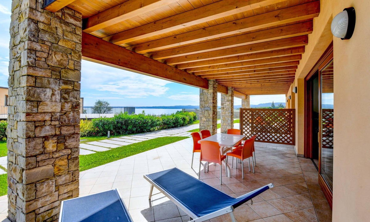 Moniga del Garda Apartment | Rosa dei Venti: 1 bedroom std, lake view apartment, 2 pools, central location