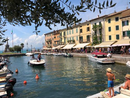 Lazise Old Town Apartment | San Martino