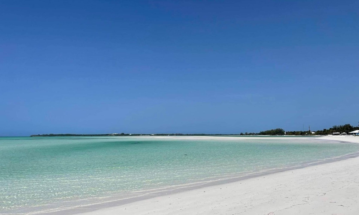 Spanish Wells Villa | Secluded, Spacious Beachfront Villa w/Stunning Views throughout, Kayaks & SUP