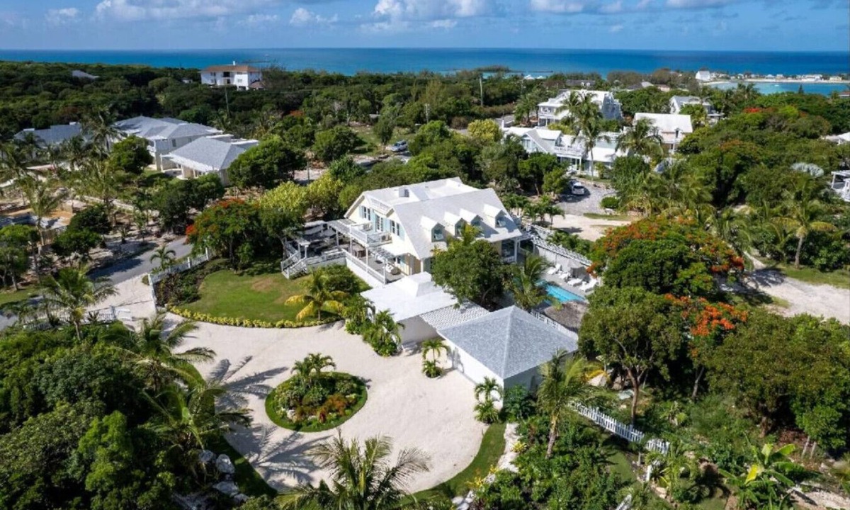 Governor's Harbour House | ✴Spacious 4BR 4.5BA Luxury Home w/Pool & Golf Cart