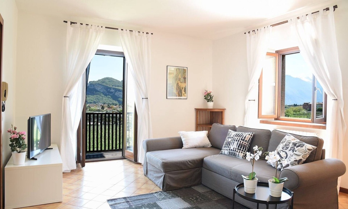 Riva del Garda Apartment | Spacious and Elegant Holiday Apartment "Mandorlo" with Balcony and Air Conditioning