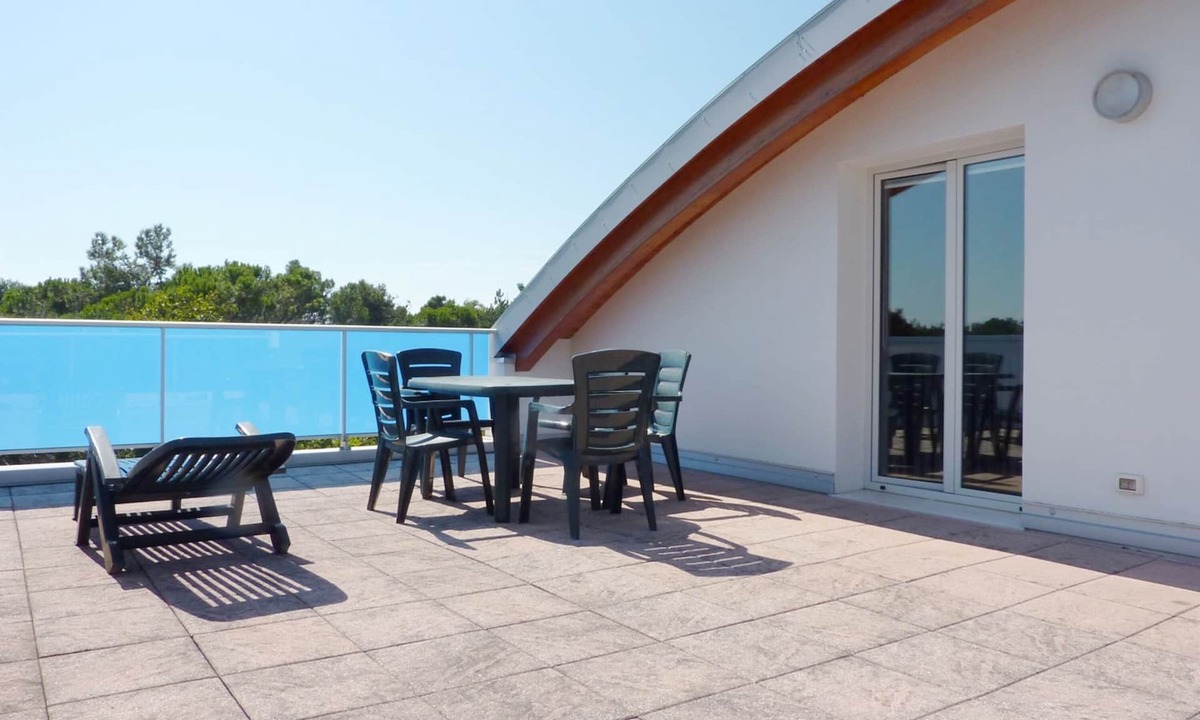 Bibione Pineda Apartment | Spacious apartment with terrace near the beach