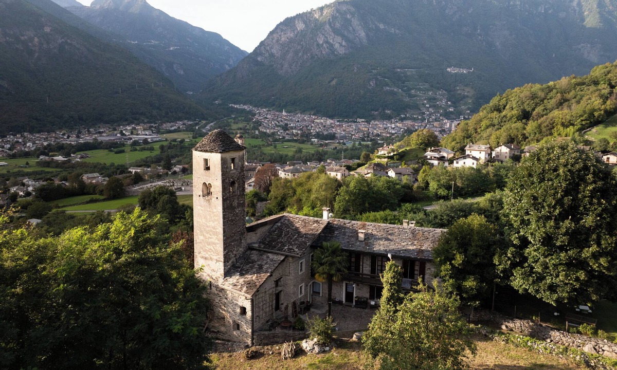 Prata Camportaccio Apartment | Spacious listed vacation apartment between Lake Como & Chiavenna