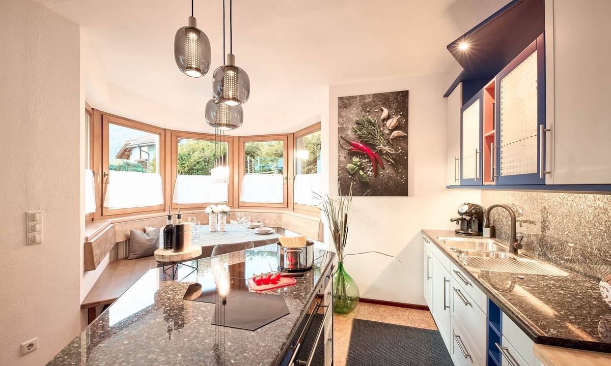Vipiteno Apartment | Stadtnestl Apartment Sterzing: Alpine-modern with garden, fireplace & parking