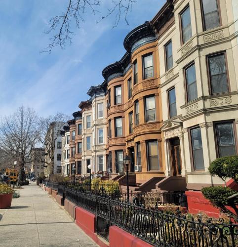 Crown Heights House | Stay in Historic Brooklyn Townhouse