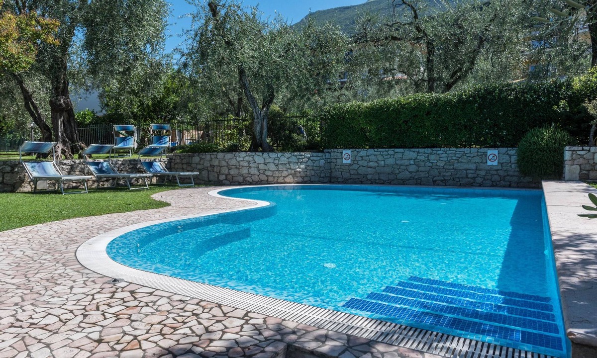 Malcesine Apartment | Studio Apartment 'Residence La Pergola Monolocale Uno' with Mountain View, Wi-Fi and Air Conditioning