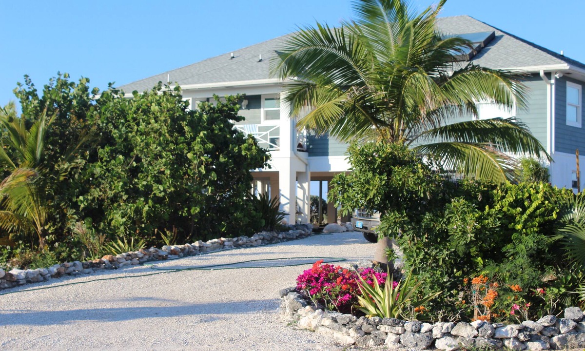 Jimmy Hill House | Stunning waterfront home in Exuma with an outdoor pool!