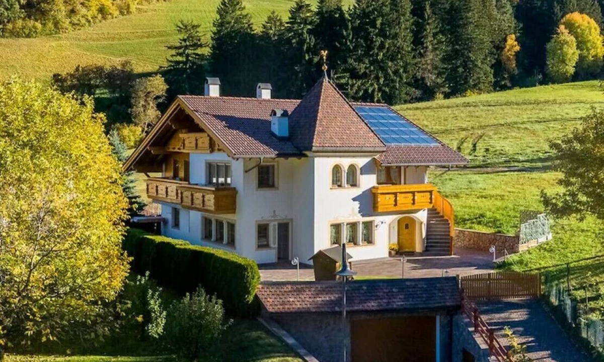 Laion Apartment | Stylish apartment (D) in Haus Rabanser*-in the heart of the Dolomites/Val Gardena/Grödnertal