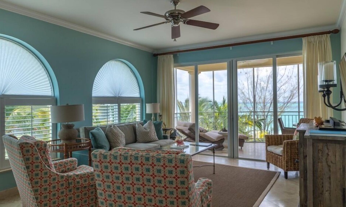 Grace Bay Condo | Summer Promotion: August 1 - October 31st/15% Off! Book Now!