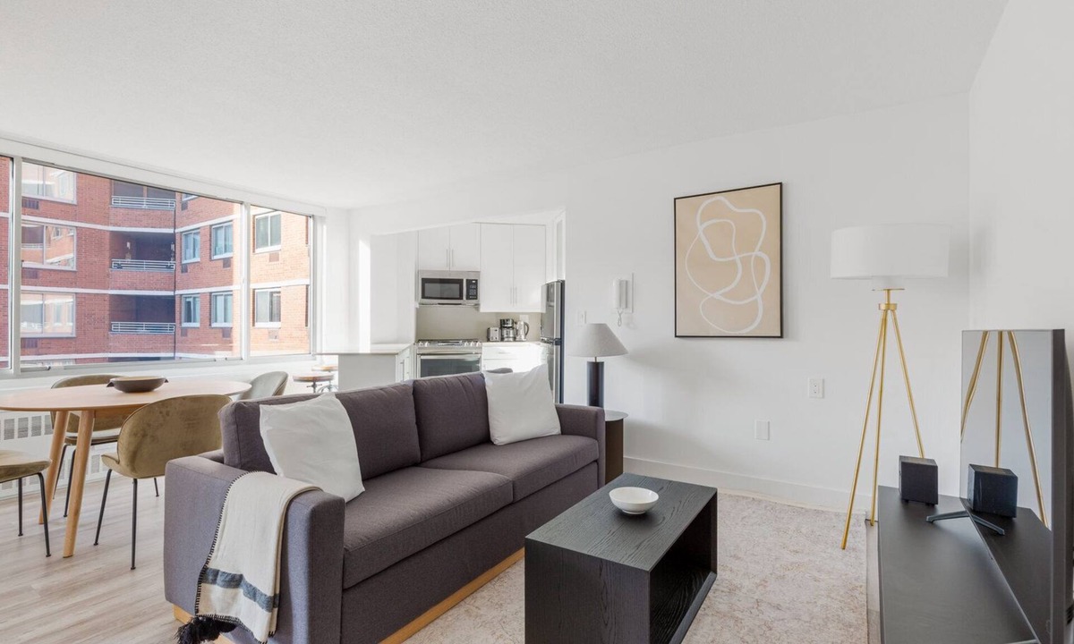 Kips Bay Apartment | Sunny Kips Bay 1BR w/Gym & Doorman, nr Murray Hill, by Blueground