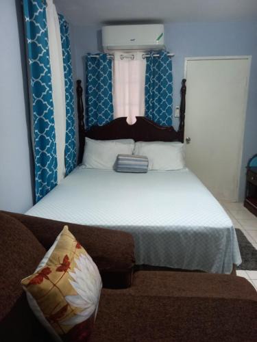 Caribbean Estates Apartment | Sunny Space