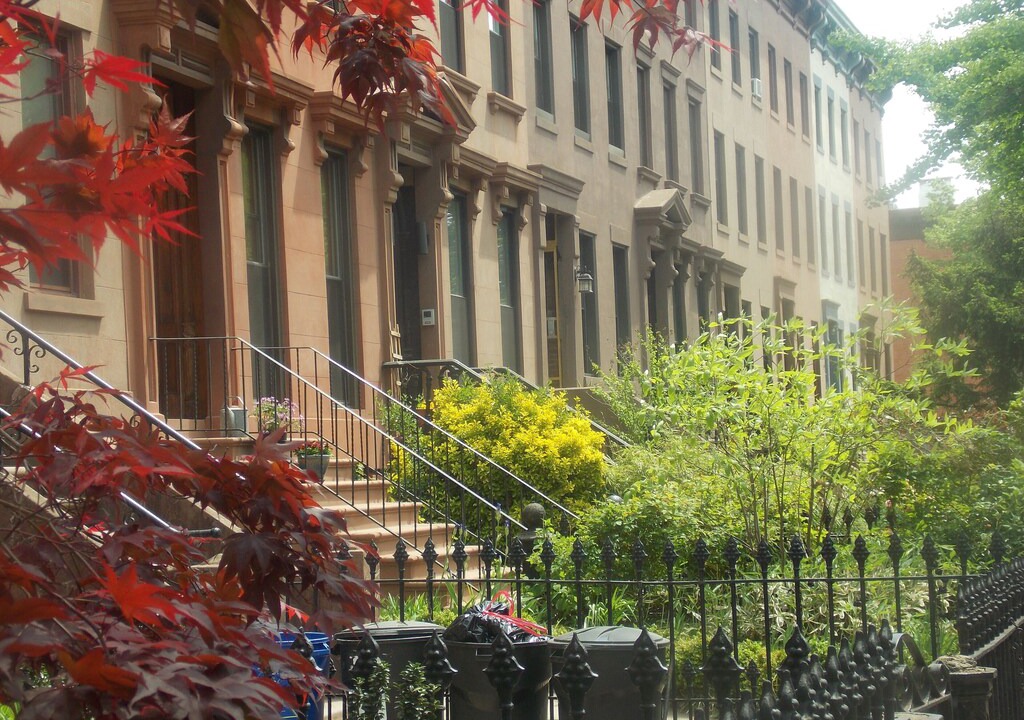 Carroll Gardens House | Super Convenient Carroll Gardens Apartment with Private Entrance 1 Block F Train