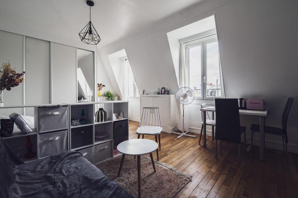 Auteuil Apartment | Superb Bright Studio Next To The Seine