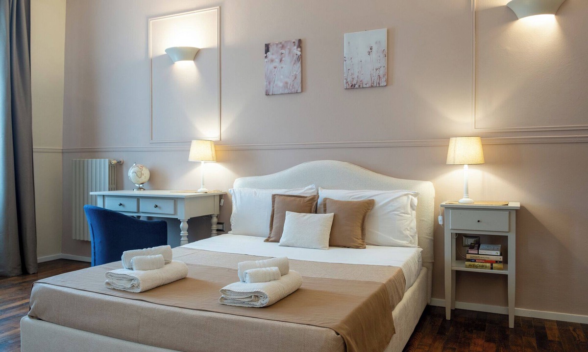 Pinerolo Apartment | Superior studio Cathedral view