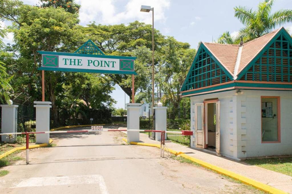 Orange Bay Apartment | The Point