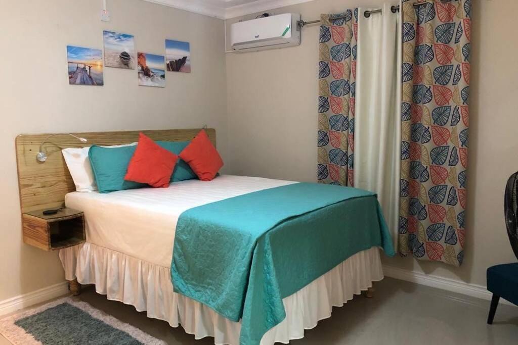 Kingston Apartment | The Sundown Apartments