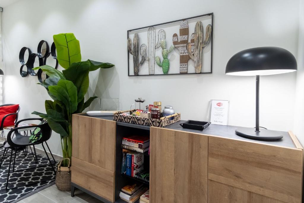 Borgo Roma Apartment | Trendy 3 Bedrooms Apt