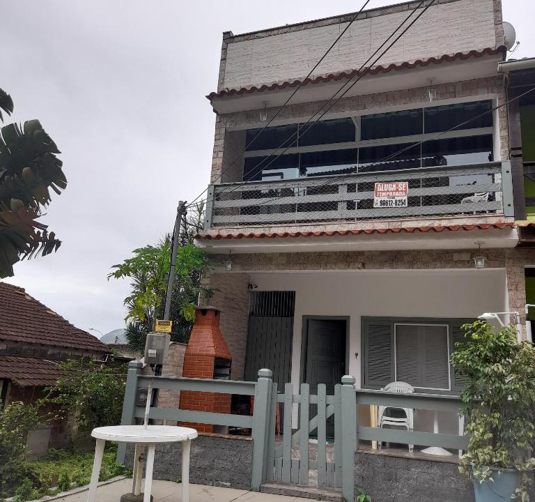 Sahy House | Triplex Praia Brava