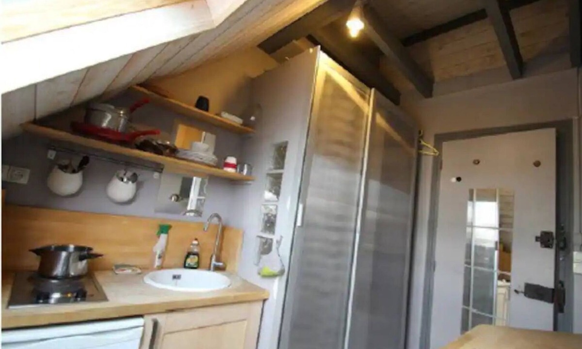 Porte-Saint-Martin Apartment | Une Garçonnière Sous les Toits - Joli Petit Studio Canal Saint Martin