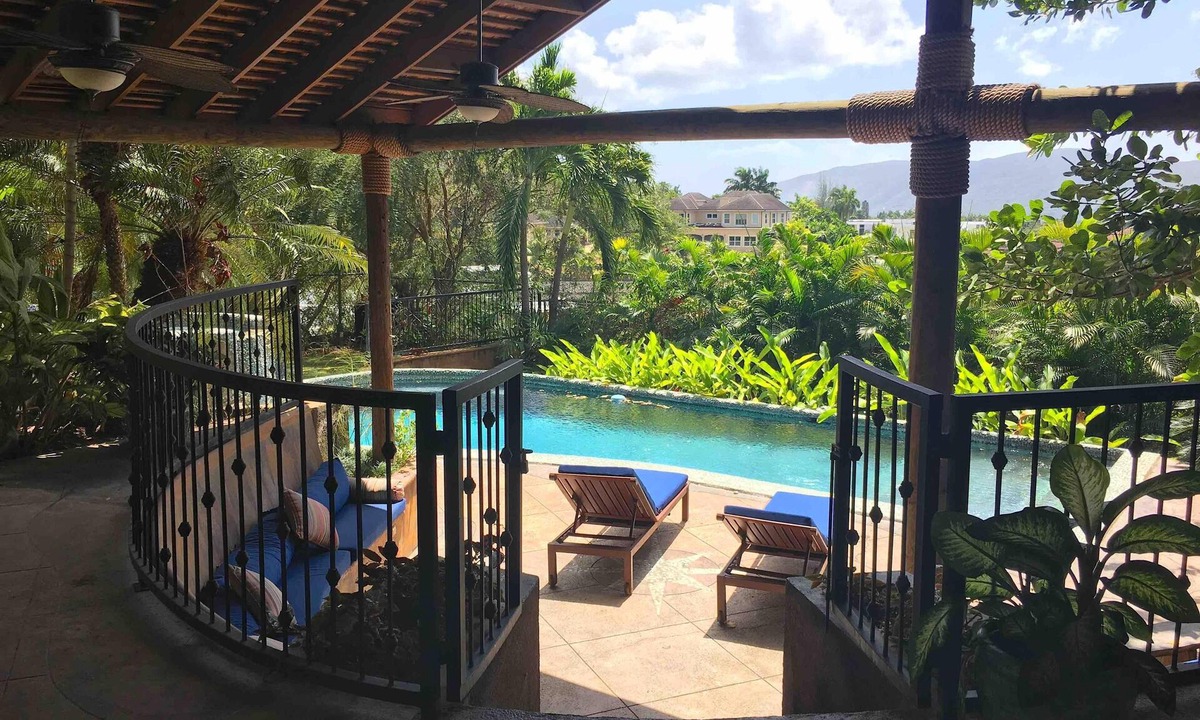 Jack's Hill Villa | Unique & Private 6-Bedroom Villa