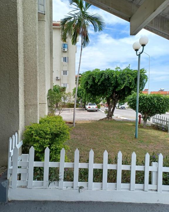 Constant Spring Apartment | Vantage Place