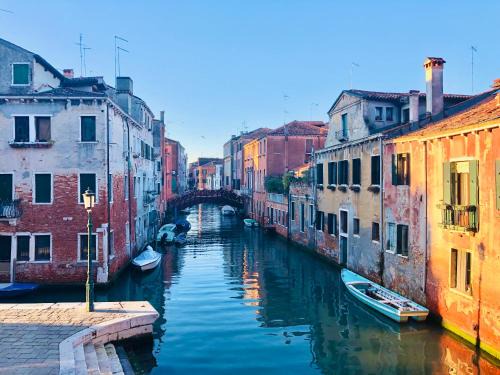 San Polo Apartment | Venice Romantic Home