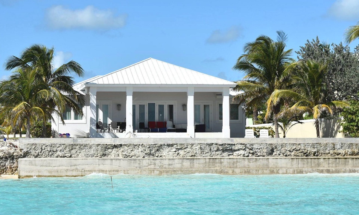 Treasure Cay House | Villa Blanca - Luxury 4 bedroom Beach House in Treasure Cay at Sunrise Point