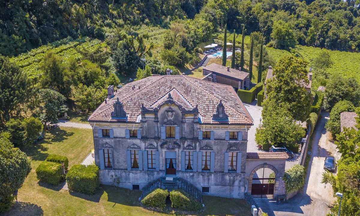 Colognola ai Colli Apartment | Villa Faccioli Limone With Shared Pool, Colognola ai Colli, Italy