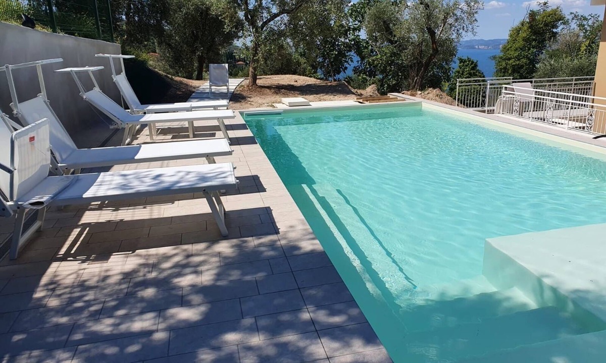 Albisano Apartment | Villa Malù - APT Mara Pool and lake view