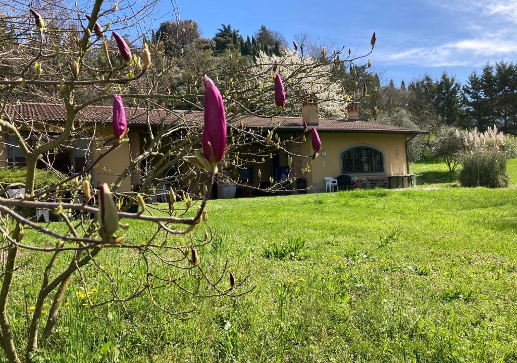 Cenate Sotto Bed & Breakfast | Villa Vinea Prisca B&B - Bergamo Hill